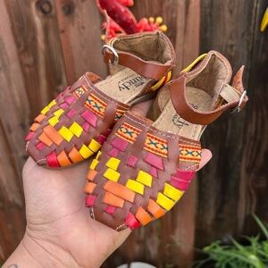 Sandy Exclusivas girls handmade Mexican huarache sandals featuring brown leather